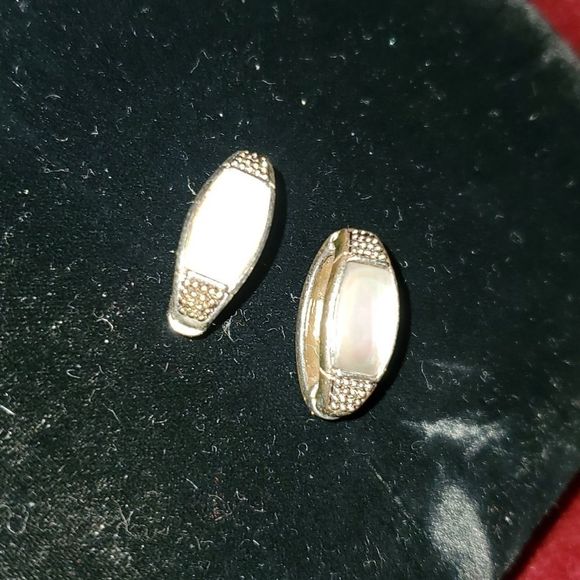 Monet Silvertone Shell Mother of Pearl Agates Clip-On Magnetic Hoop Earrings - Picture 3 of 7